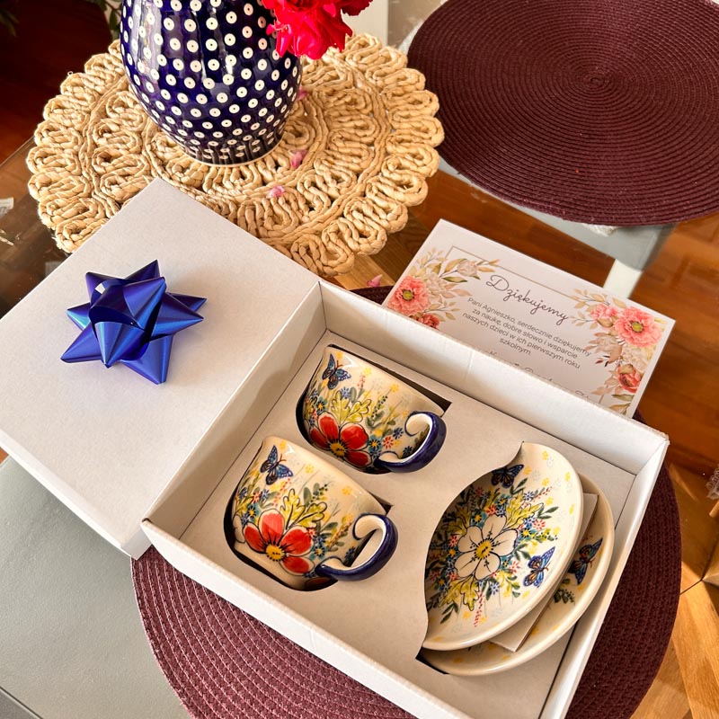 Filiżanki, filiżanki do kawy, filiżanki do herbaty, filiżanki w kwiaty, filiżanka ze spodkiem, porcelana filiżanki, ceramika bolesławiec, polska ceramika,